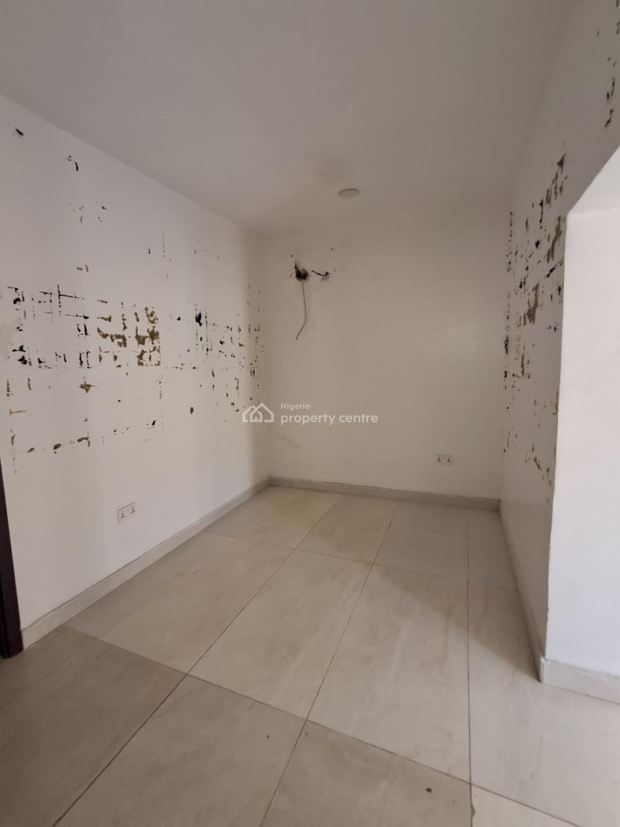 a Spacious 2 Bedroom Apartment, Grand Cut Estate Orchid Road, Lekki, Lagos, Flat / Apartment for Rent