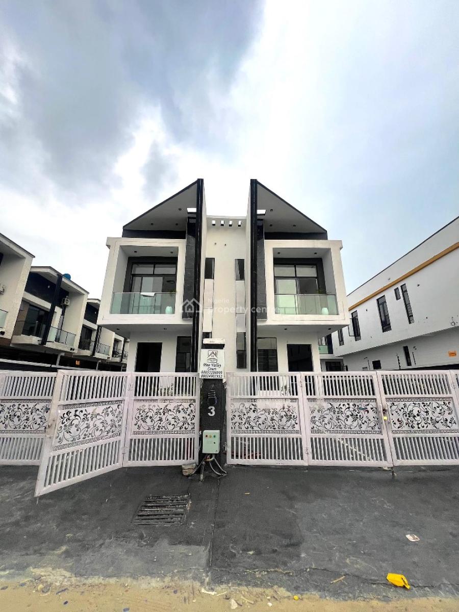 4 Bedrooms Semi-detached House with Bq, Ikota, Lekki, Lagos, Semi-detached Duplex for Sale