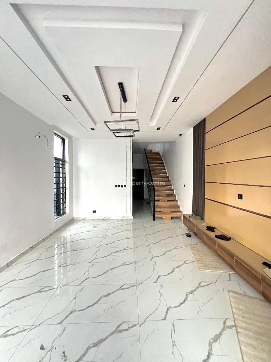 4 Bedrooms Semi-detached House with Bq, Ikota, Lekki, Lagos, Semi-detached Duplex for Sale