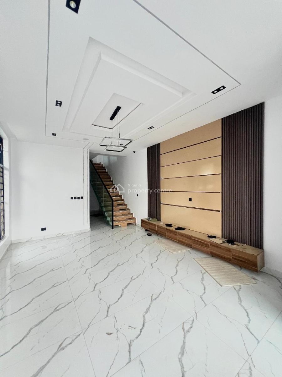 4 Bedrooms Semi-detached House with Bq, Ikota, Lekki, Lagos, Semi-detached Duplex for Sale