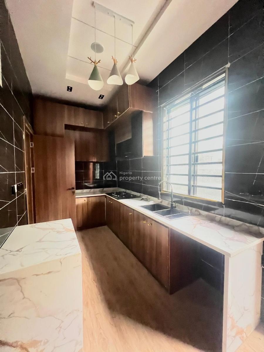 4 Bedrooms Semi-detached House with Bq, Ikota, Lekki, Lagos, Semi-detached Duplex for Sale