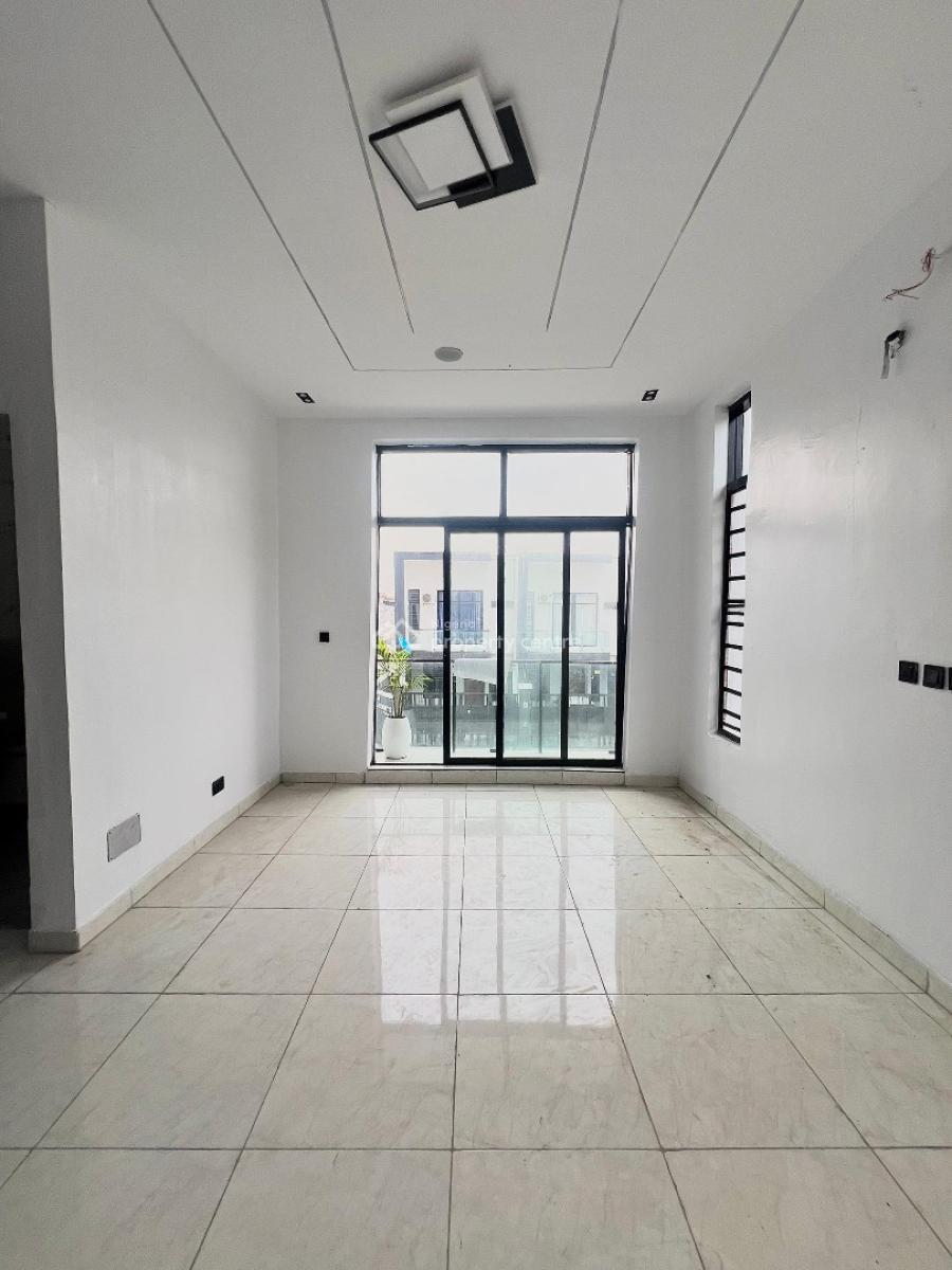 4 Bedrooms Semi-detached House with Bq, Ikota, Lekki, Lagos, Semi-detached Duplex for Sale