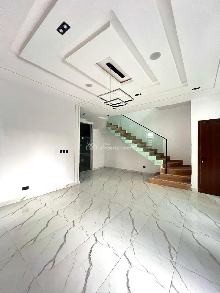 4 Bedrooms Semi-detached House with Bq, Ikota, Lekki, Lagos, Semi-detached Duplex for Sale