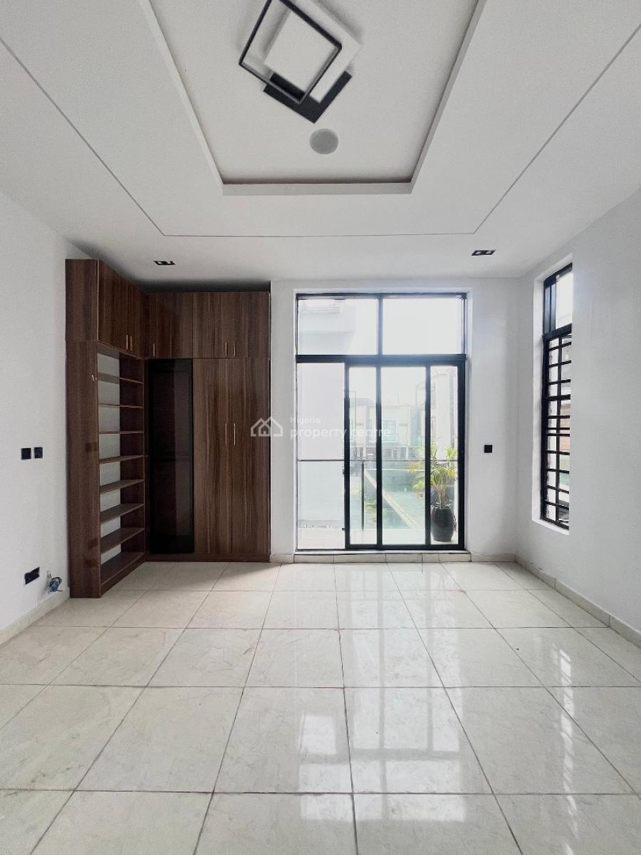 4 Bedrooms Semi-detached House with Bq, Ikota, Lekki, Lagos, Semi-detached Duplex for Sale