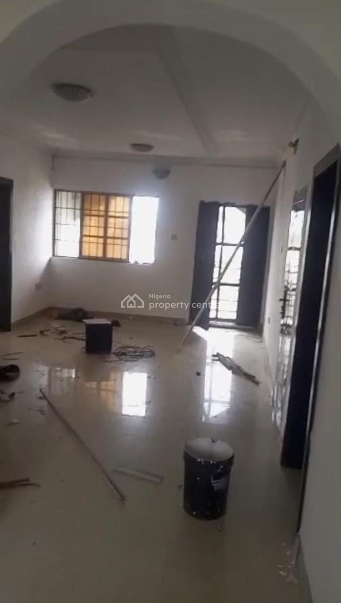 Lovely 3 Bedroom Flat, Off Ijesha Road*, Surulere, Lagos, Flat / Apartment for Rent