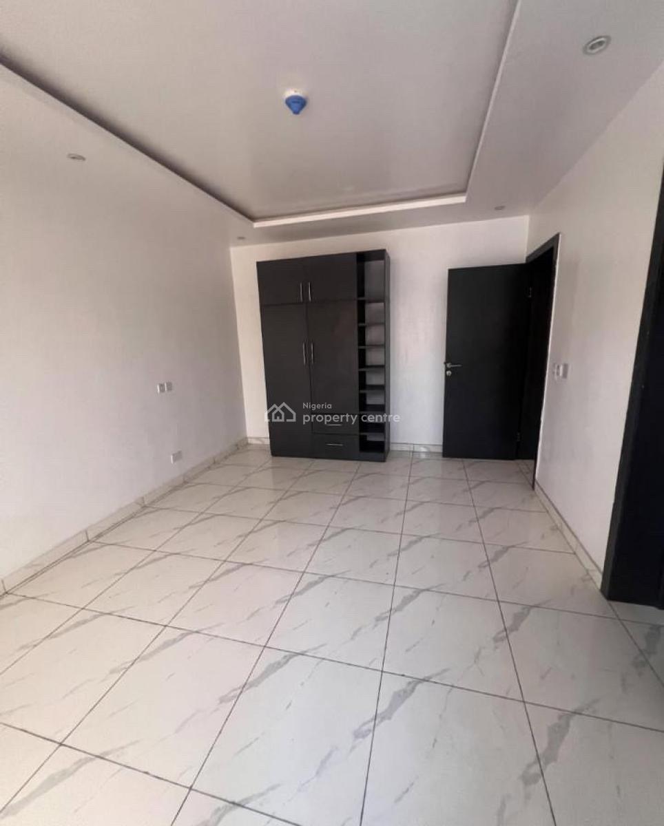 2 Bedroom Apartment, Lekki Phase 1, Lekki, Lagos, Block of Flats for Sale