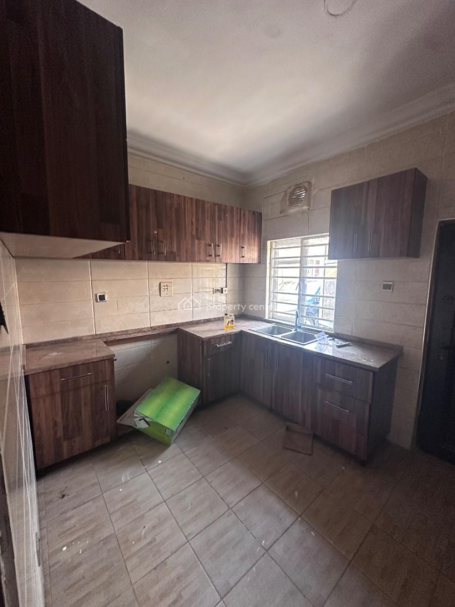 Spacious 3 Bedroom Flat, Ocean Breeze Estate, Ologolo, Lekki, Lagos, Flat / Apartment for Rent