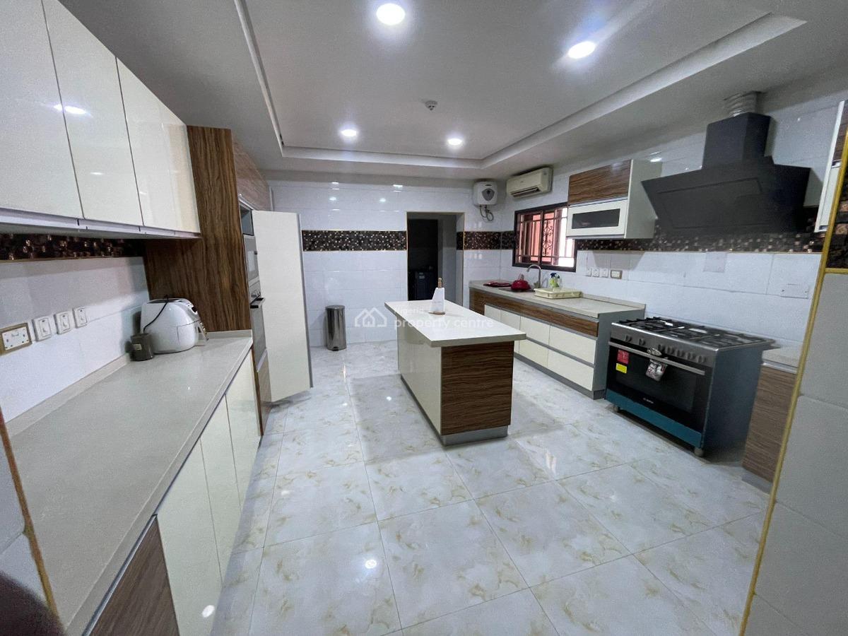 Luxury  3 Bedroom Apartment, Queens Drive, Ikoyi, Lagos, Flat / Apartment for Rent