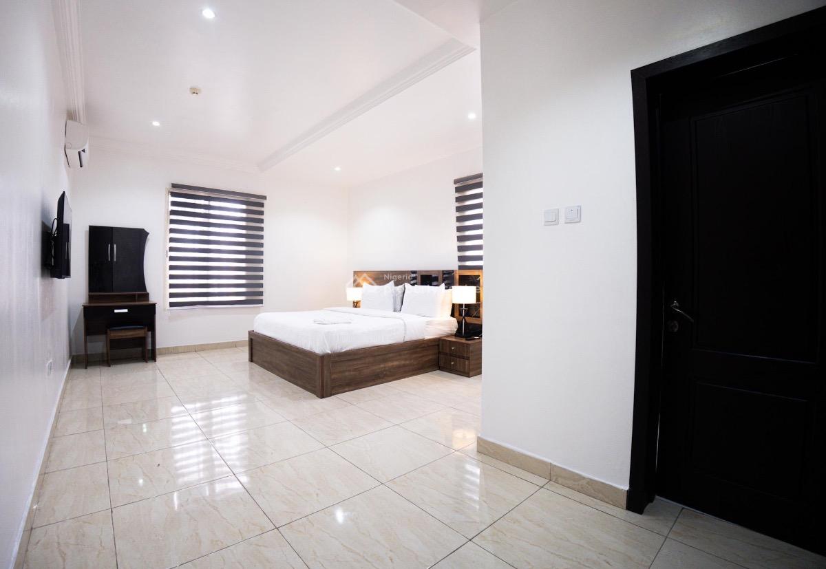 Well Furnished 3 Bedrooms Apartment in a Decent & Secure Environment, Oluwakayode Jacob Crescent, Off Freedom Way, Ikate Lekki, Lekki Phase 1, Lekki, Lagos, Flat / Apartment Short Let