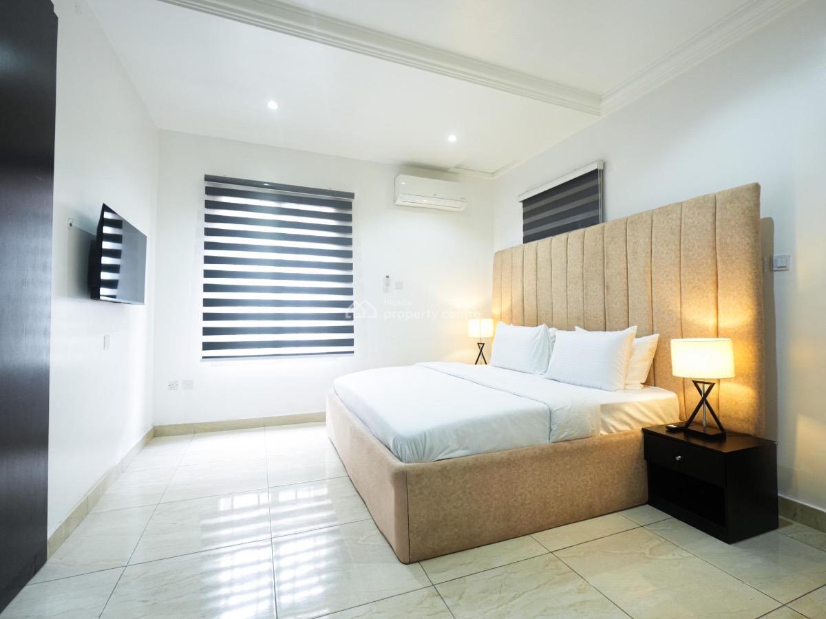 Well Furnished 3 Bedrooms Apartment in a Decent & Secure Environment, Oluwakayode Jacob Crescent, Off Freedom Way, Ikate Lekki, Lekki Phase 1, Lekki, Lagos, Flat / Apartment Short Let