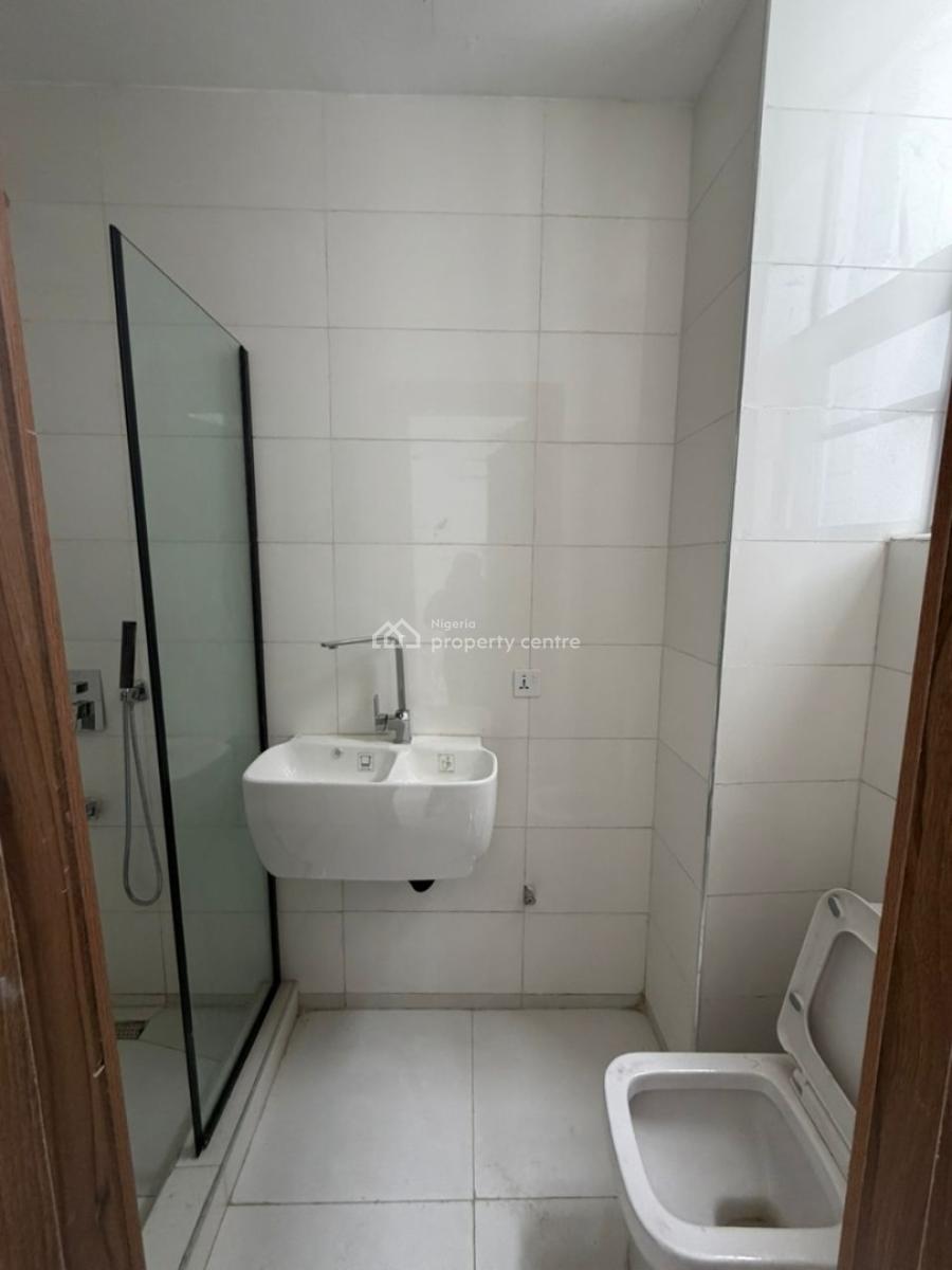 Spacious 2-bedroom Apartment, Lekki (right Side), Lekki, Lagos, Flat / Apartment for Sale