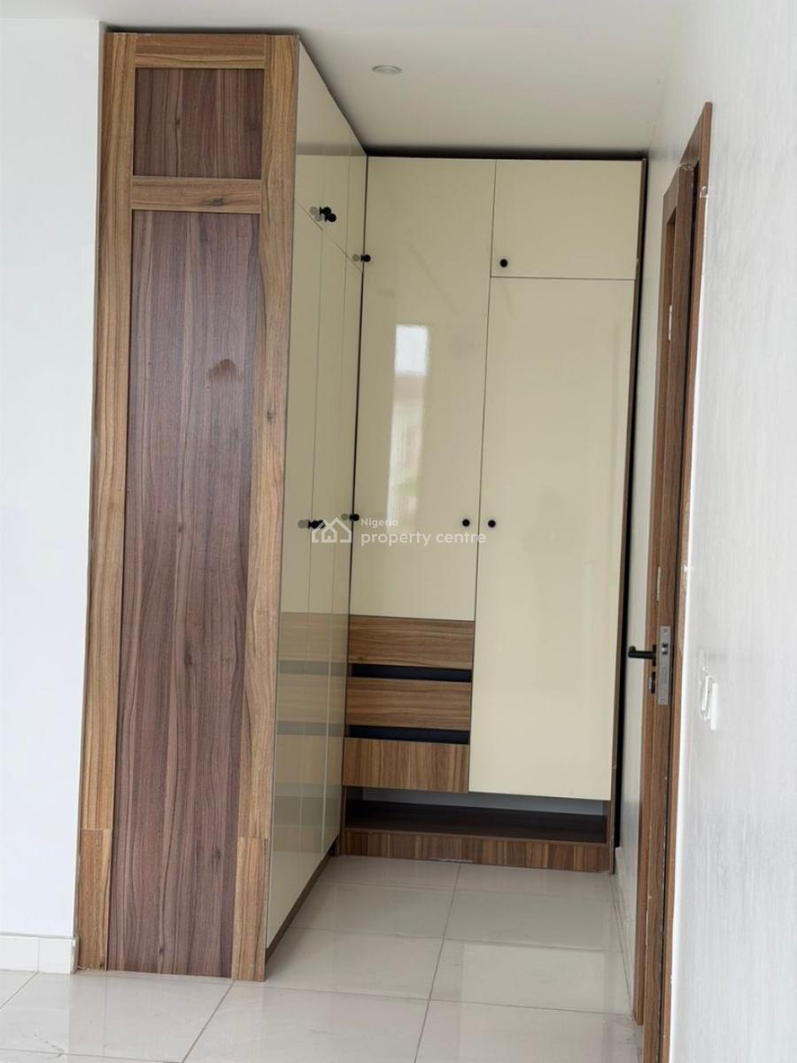 Spacious 2-bedroom Apartment, Lekki (right Side), Lekki, Lagos, Flat / Apartment for Sale
