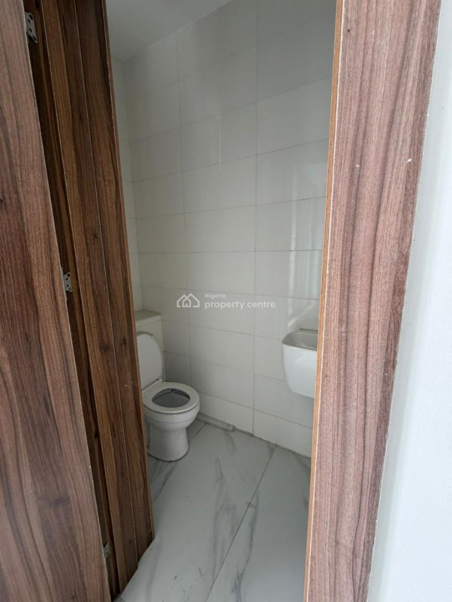 Spacious 2-bedroom Apartment, Lekki (right Side), Lekki, Lagos, Flat / Apartment for Sale