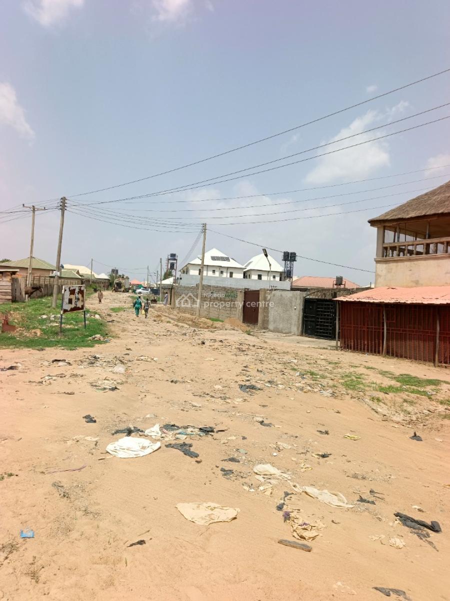 Luxury 3 Bedroom Block of Flat with Excellent Facilities, Amac Market District Axis, Fha (f.h.a), Lugbe District, Abuja, Block of Flats for Sale