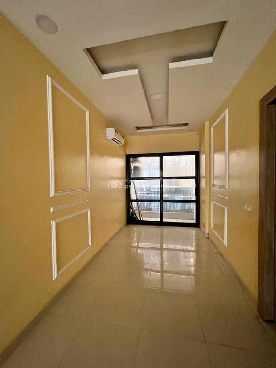 Standard 3 Bedroom Apartment, Off Freedom Way Lekki Phase 1, Lekki, Lagos, Flat / Apartment for Sale