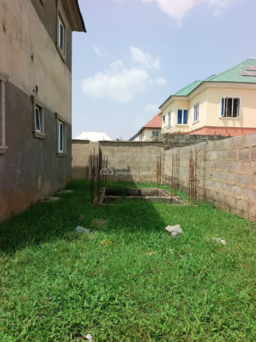 2 Bedroom Block of Flat with Excellent Facilities, Back of Amac Market, Fha (f.h.a), Lugbe District, Abuja, Block of Flats for Sale