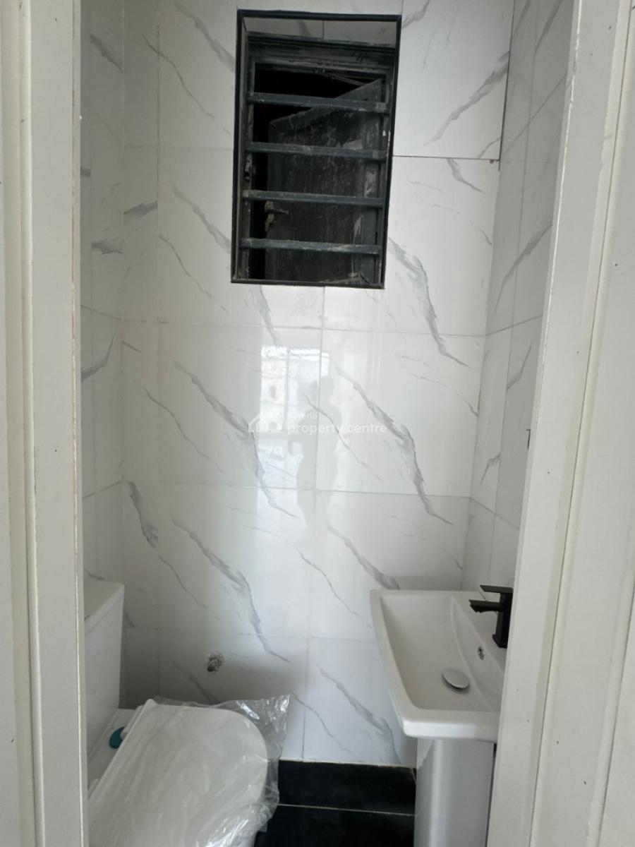 2 Bedroom Apartment, Lekki Phase 1, Lekki, Lagos, Flat / Apartment for Sale