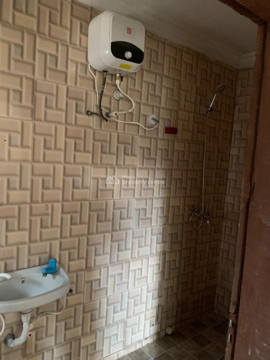 Spacious 2 Bedroom Flat, Gra Phase 1, Magodo, Lagos, Flat / Apartment for Rent