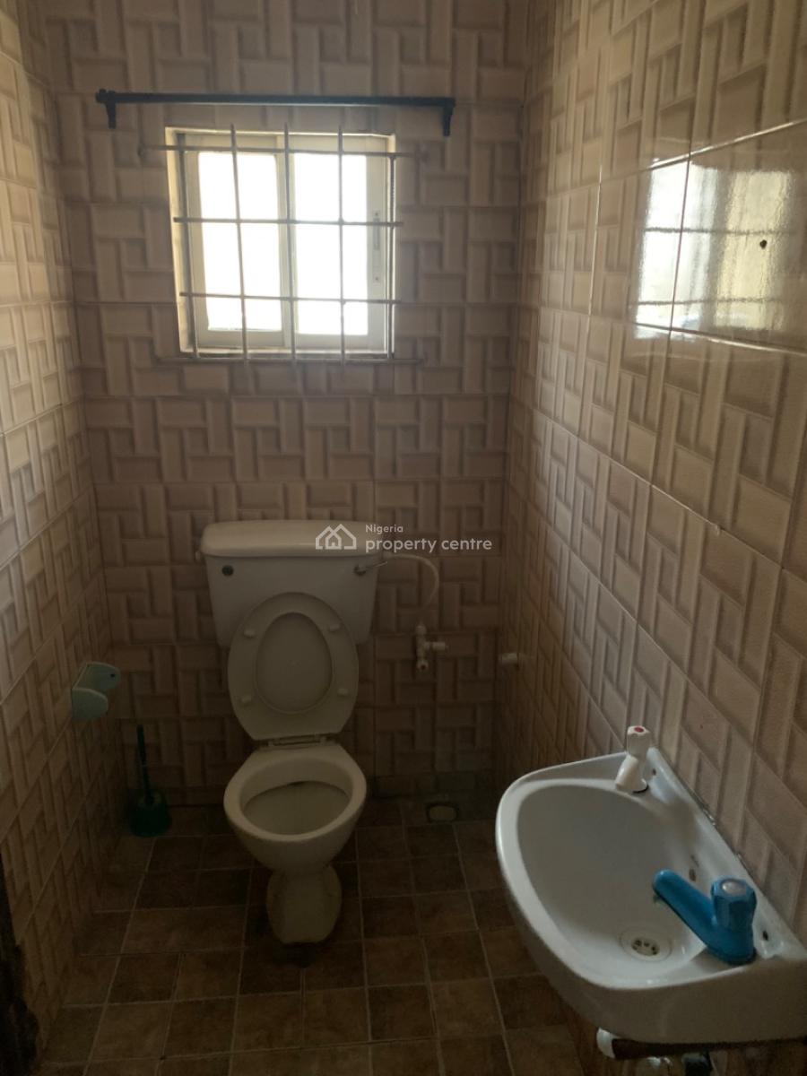 Spacious 2 Bedroom Flat, Gra Phase 1, Magodo, Lagos, Flat / Apartment for Rent