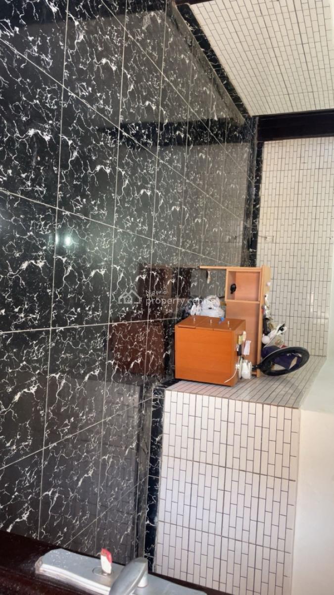 Luxury 3 Bedroom Apartment, Off Bisola Durasinmi Itti Dr, Lekki Phase 1, Lekki, Lagos, Flat / Apartment for Rent