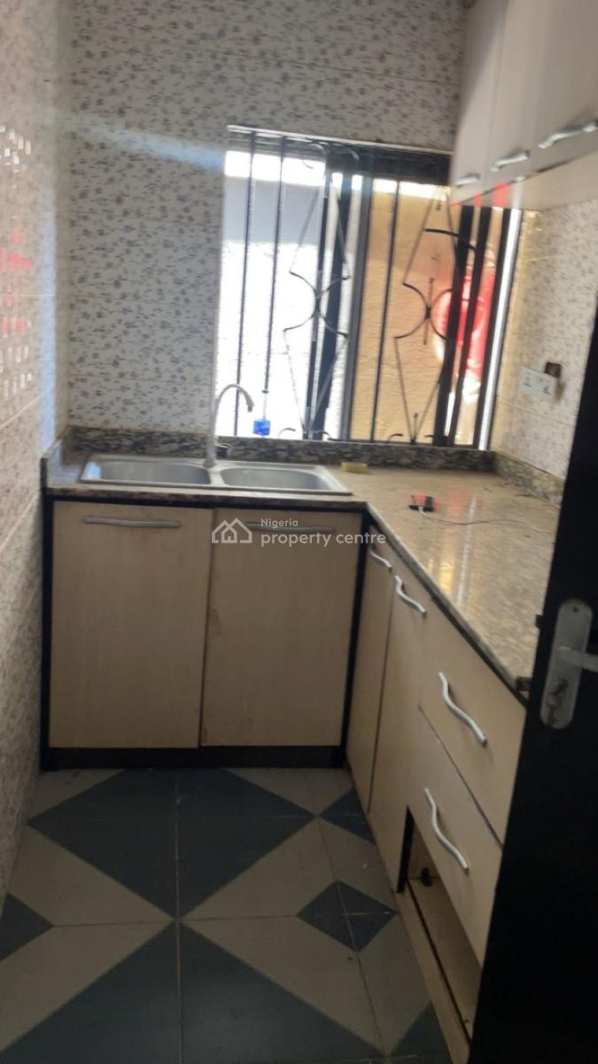 Luxury 3 Bedroom Apartment, Off Bisola Durasinmi Itti Dr, Lekki Phase 1, Lekki, Lagos, Flat / Apartment for Rent