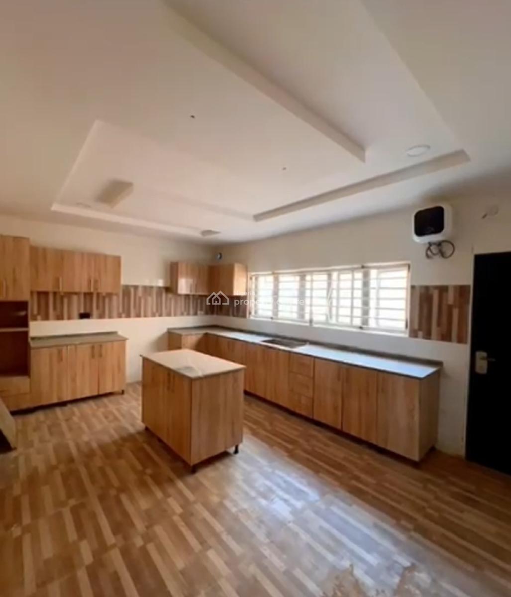 5bedroom Contemporary Fully Detached Duplex, Guzape, Guzape District, Abuja, Detached Duplex for Sale