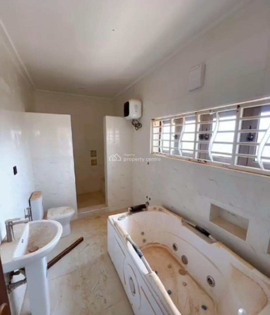 5bedroom Contemporary Fully Detached Duplex, Guzape, Guzape District, Abuja, Detached Duplex for Sale