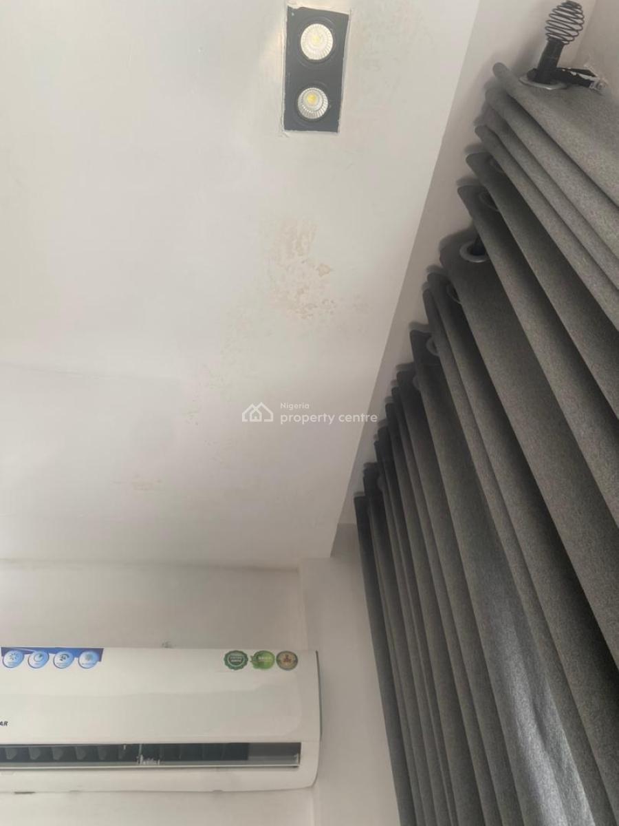 Fully Serviced Luxury 3 Bedrooms Maisonette Apartment Upstairs, Lekki Phase 1 Off Freedom Way, Lekki, Lagos, Flat / Apartment for Rent