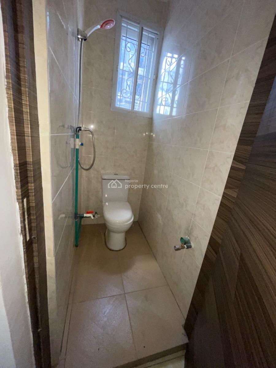 a Big Parlor Space in a Shared Apartment, Southdrith Estate Along Mobil Road Ilaje, Lekki, Lagos, Self Contain (single Rooms) for Rent