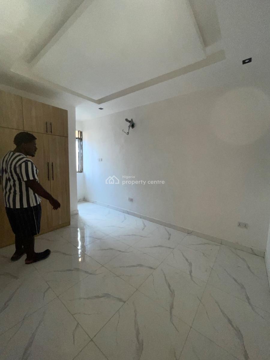 a Semi Master Bedroom in a Shared Apartment, Southdrith Estate Along Mobil Road, Ilaje, Ajah, Lagos, Self Contain (single Rooms) for Rent