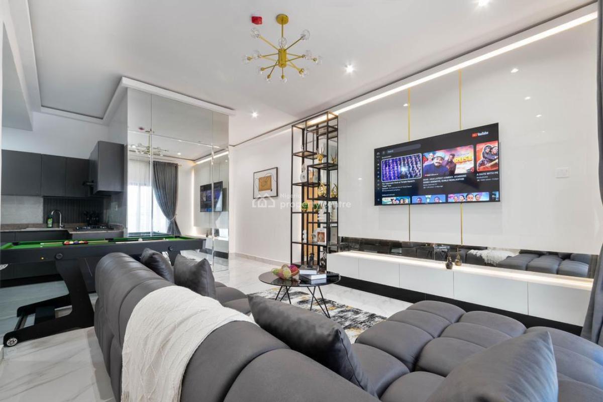 Luxurious 2 Bedroom Apartment with Ps5, Snooker, Table Tennis & Wifi, Lekki Phase 1, Lekki, Lagos, Flat / Apartment Short Let