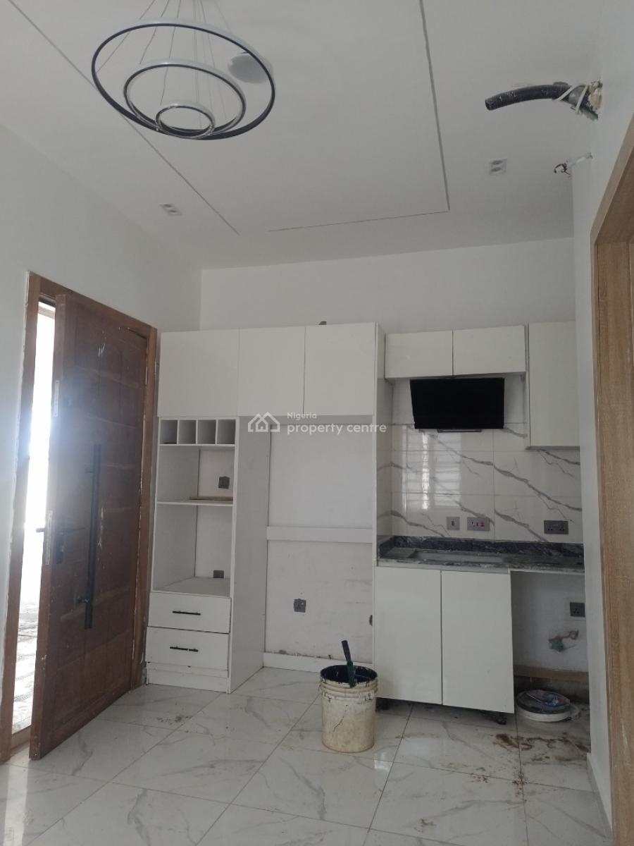 Luxury Built 1 Bedroom Apartment, Chevron Axis, Lekki Phase 2, Lekki, Lagos, Mini Flat (room and Parlour) for Sale