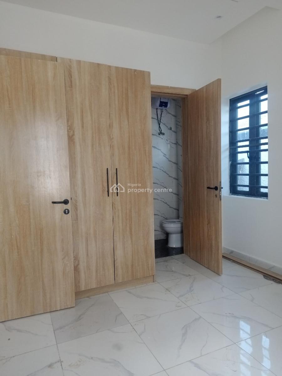 Luxury Built 1 Bedroom Apartment, Chevron Axis, Lekki Phase 2, Lekki, Lagos, Mini Flat (room and Parlour) for Sale
