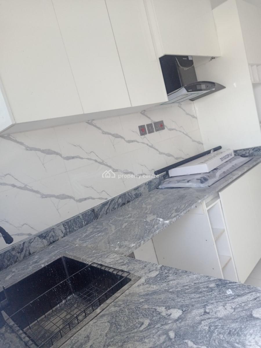Luxury Built 2 Bedroom Apartment, Chevron Axis, Lekki Phase 2, Lekki, Lagos, Flat / Apartment for Sale
