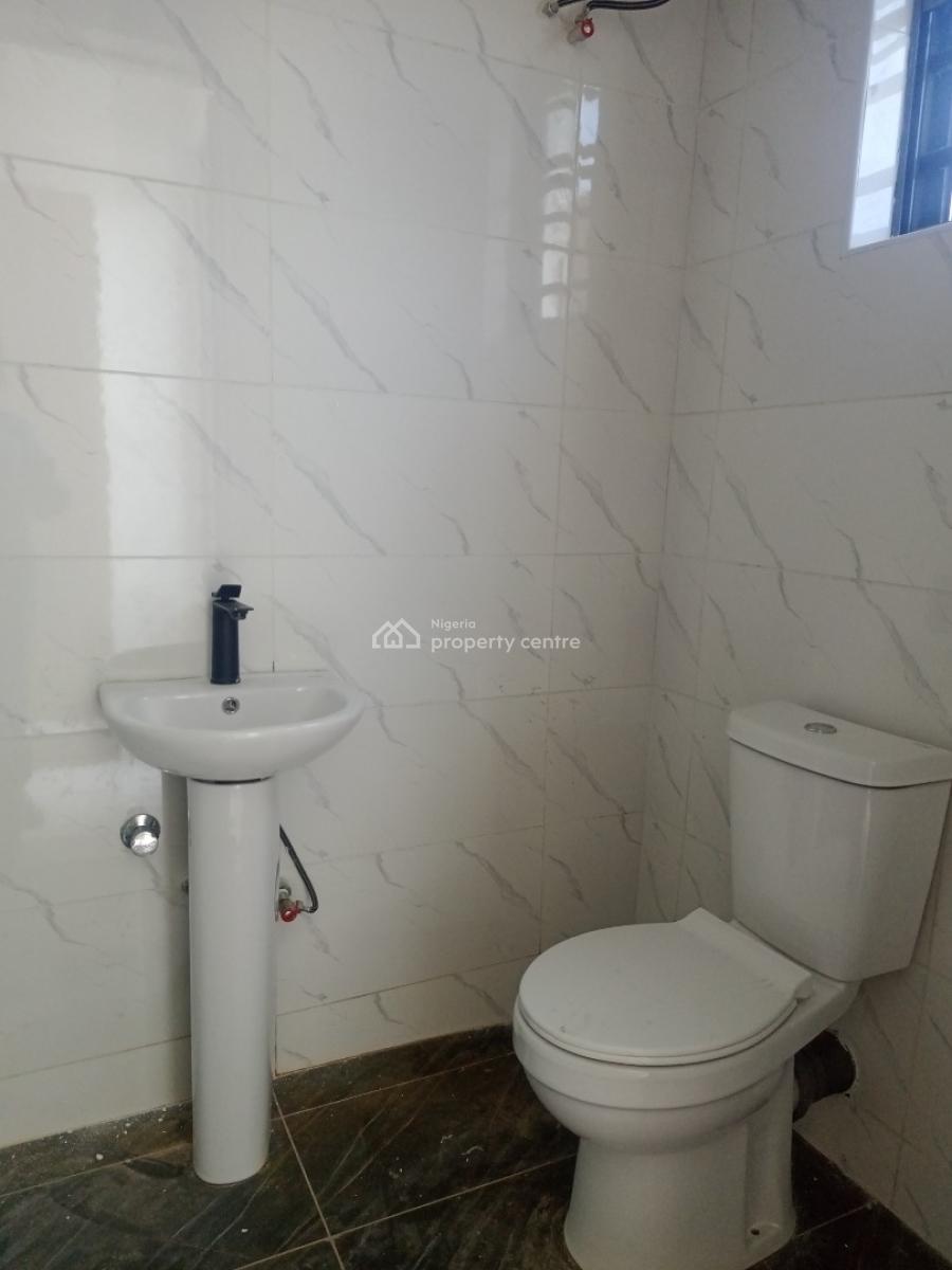 Luxury Built 2 Bedroom Apartment, Chevron Axis, Lekki Phase 2, Lekki, Lagos, Flat / Apartment for Sale