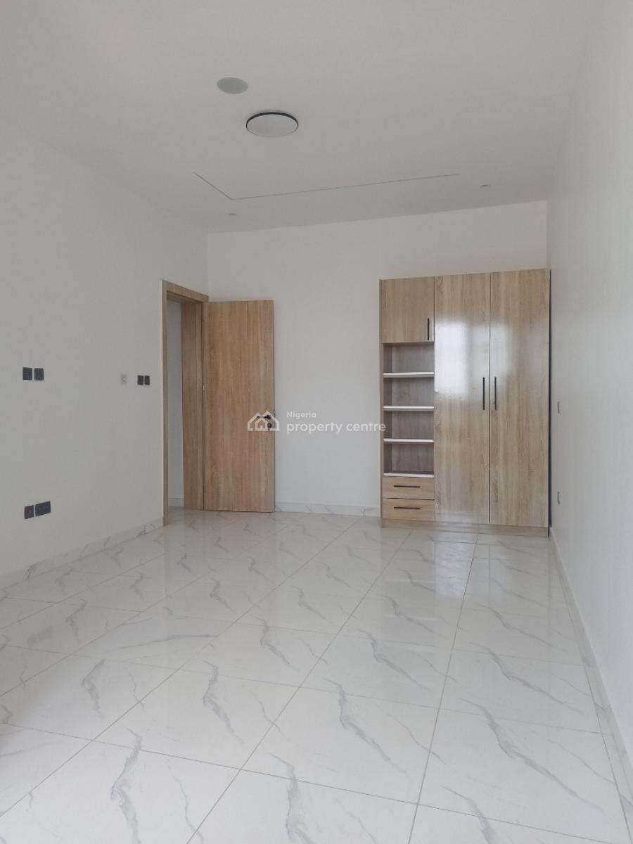 Luxury Built 2 Bedroom Apartment, Chevron Axis, Lekki Phase 2, Lekki, Lagos, Flat / Apartment for Sale