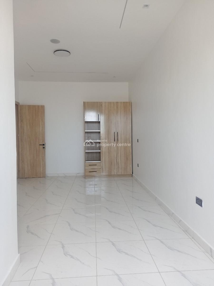 Luxury Built 2 Bedroom Apartment, Chevron Axis, Lekki Phase 2, Lekki, Lagos, Flat / Apartment for Sale
