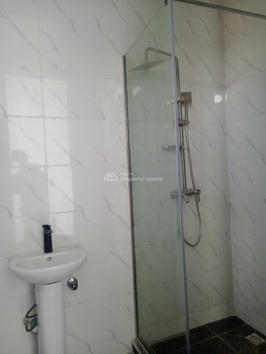 Luxury Built 2 Bedroom Apartment, Chevron Axis, Lekki Phase 2, Lekki, Lagos, Flat / Apartment for Sale