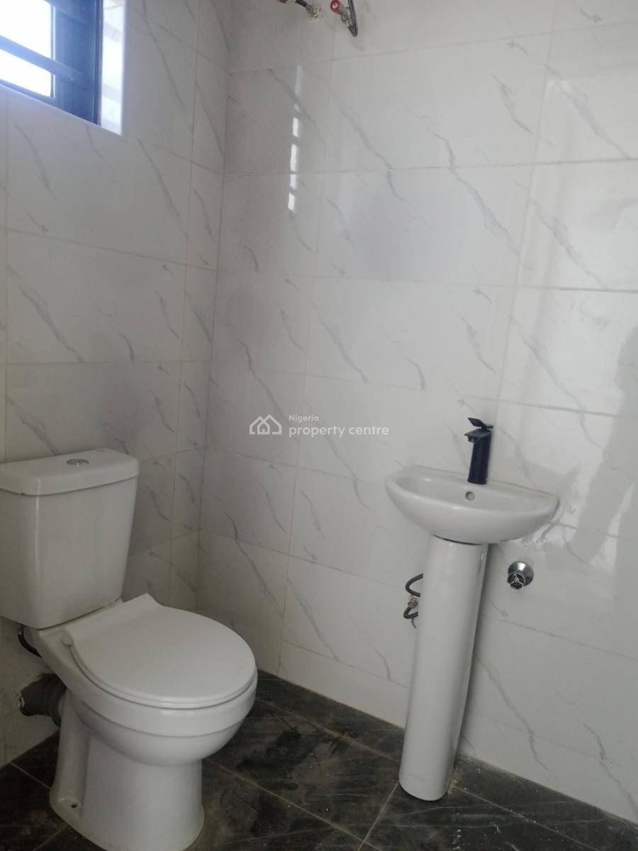 Luxury Built 2 Bedroom Apartment, Chevron Axis, Lekki Phase 2, Lekki, Lagos, Flat / Apartment for Sale