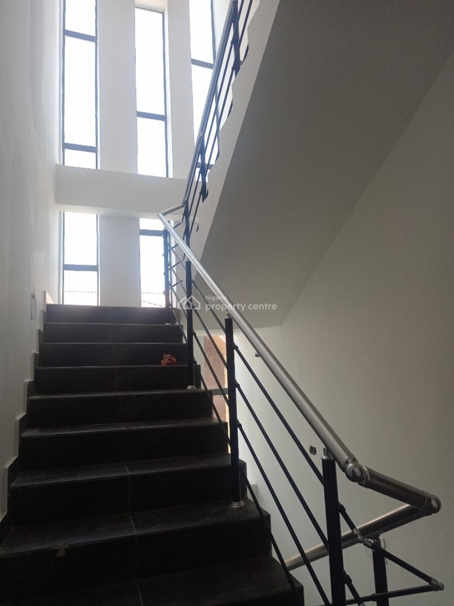 Luxury Built 2 Bedroom Apartment, Chevron Axis, Lekki Phase 2, Lekki, Lagos, Flat / Apartment for Sale