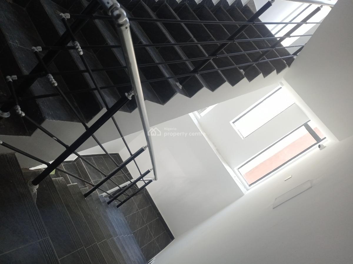 Luxury Built 2 Bedroom Apartment, Chevron Axis, Lekki Phase 2, Lekki, Lagos, Flat / Apartment for Sale