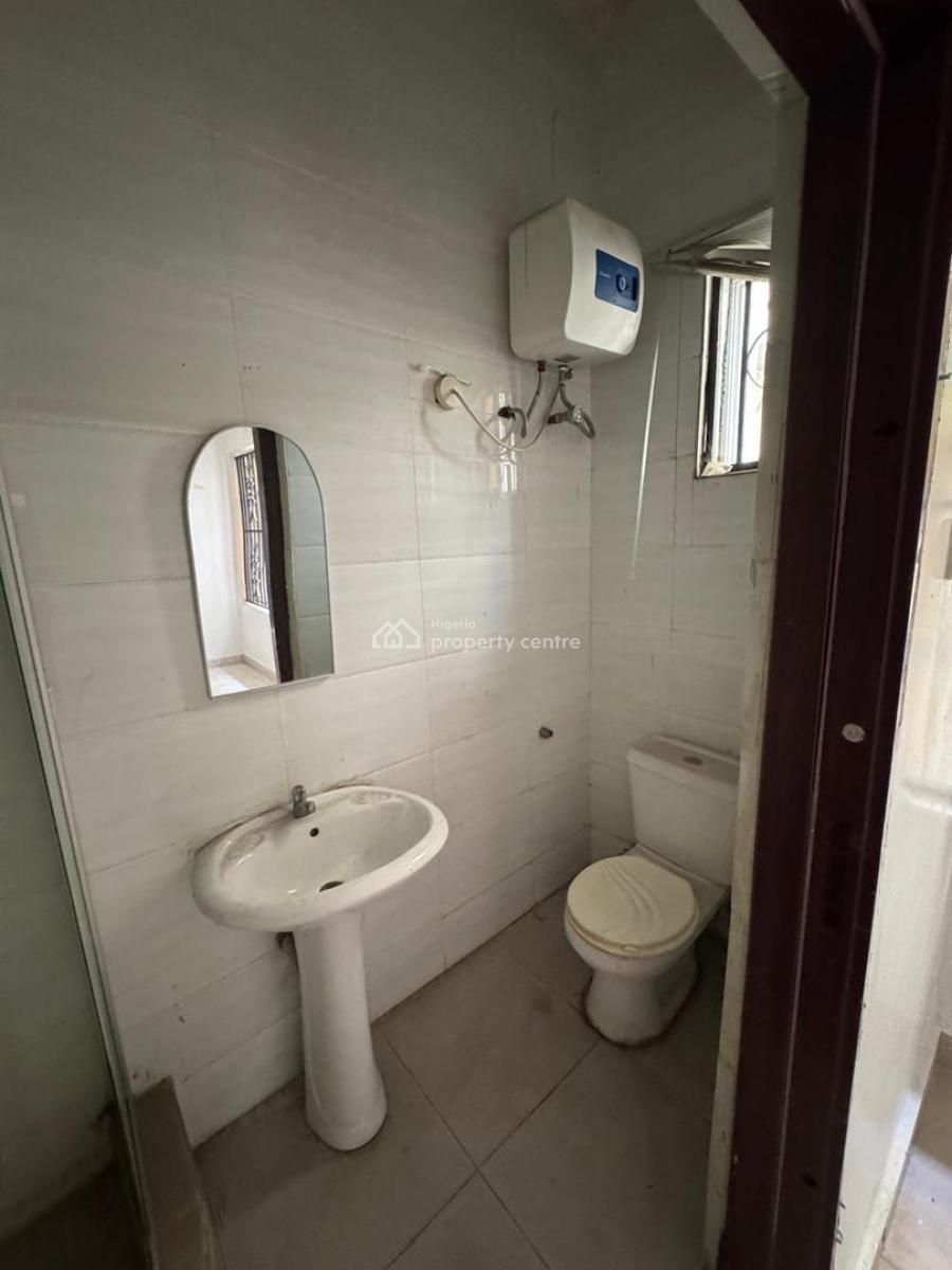 Spacious Mini Flat Downstairs Available Chevron, Chevron Bera Estates, Lekki, Lagos, Mini Flat (room and Parlour) for Rent