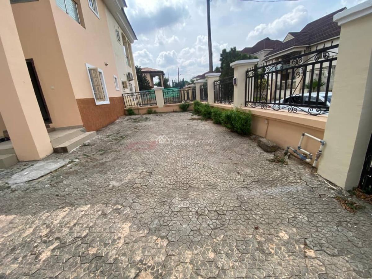 Excellent Spacious 4 Bedroom Duplex with Bq, Utako, Abuja, Semi-detached Duplex for Rent
