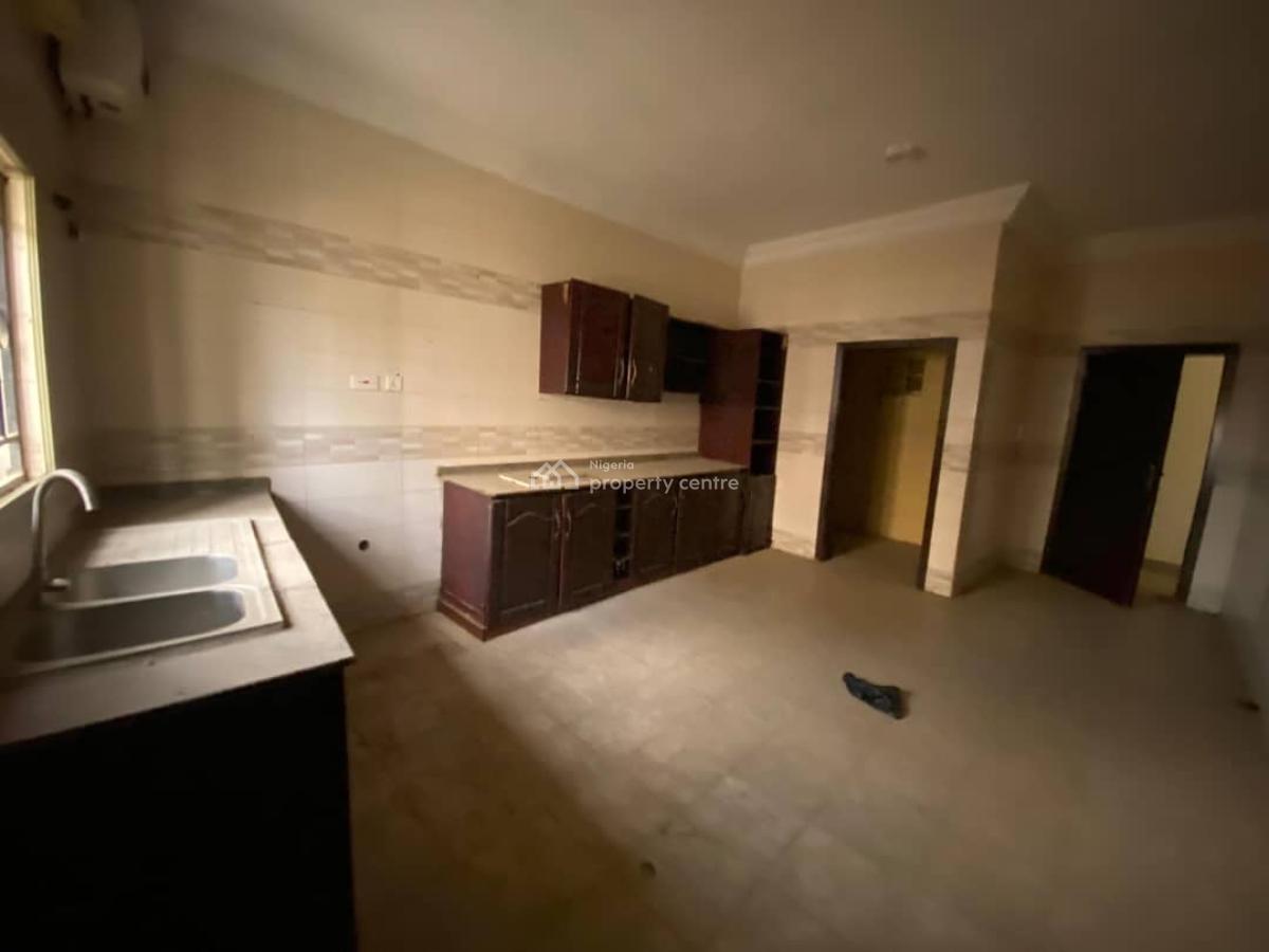 Excellent Spacious 4 Bedroom Duplex with Bq, Utako, Abuja, Semi-detached Duplex for Rent