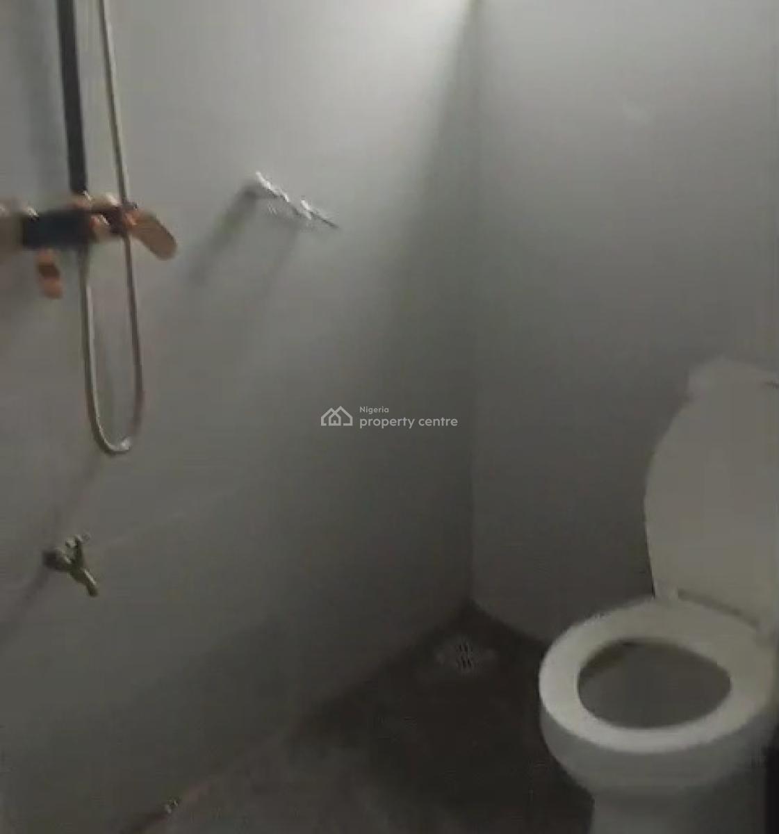 Standard 3bedroom Flat All Ensuite 22hrs Light, Giwa Amu Off Airport Road Gra, Benin, Oredo, Edo, House for Rent