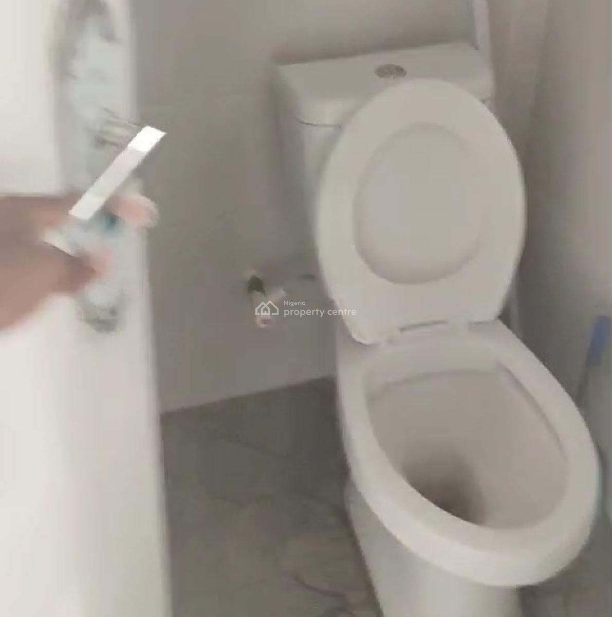 Standard 3bedroom Flat All Ensuite 22hrs Light, Giwa Amu Off Airport Road Gra, Benin, Oredo, Edo, House for Rent