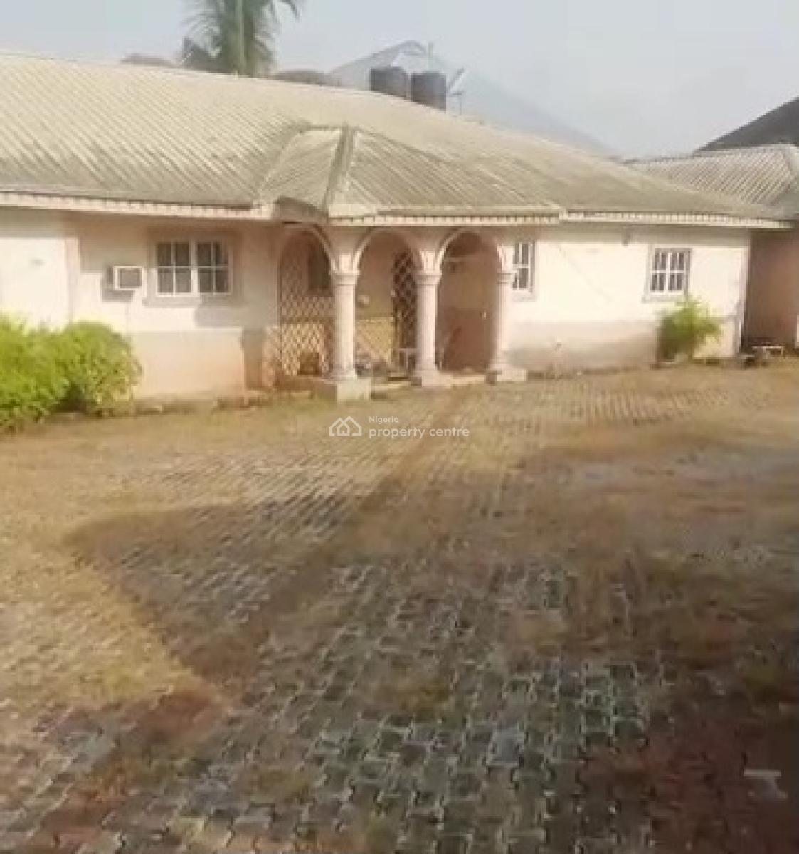 4bedrooms Bungalow with Bq 100ft By 100ft Land, Irhirhi Road ,off Airport Road, Gra, Benin, Oredo, Edo, Detached Bungalow for Sale