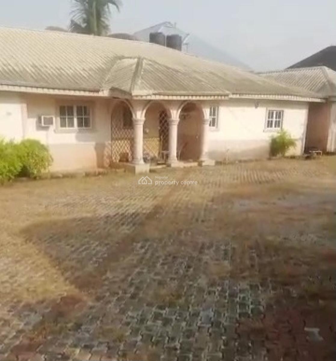 4bedrooms Bungalow with Bq 100ft By 100ft Land, Irhirhi Road ,off Airport Road, Gra, Benin, Oredo, Edo, Detached Bungalow for Sale