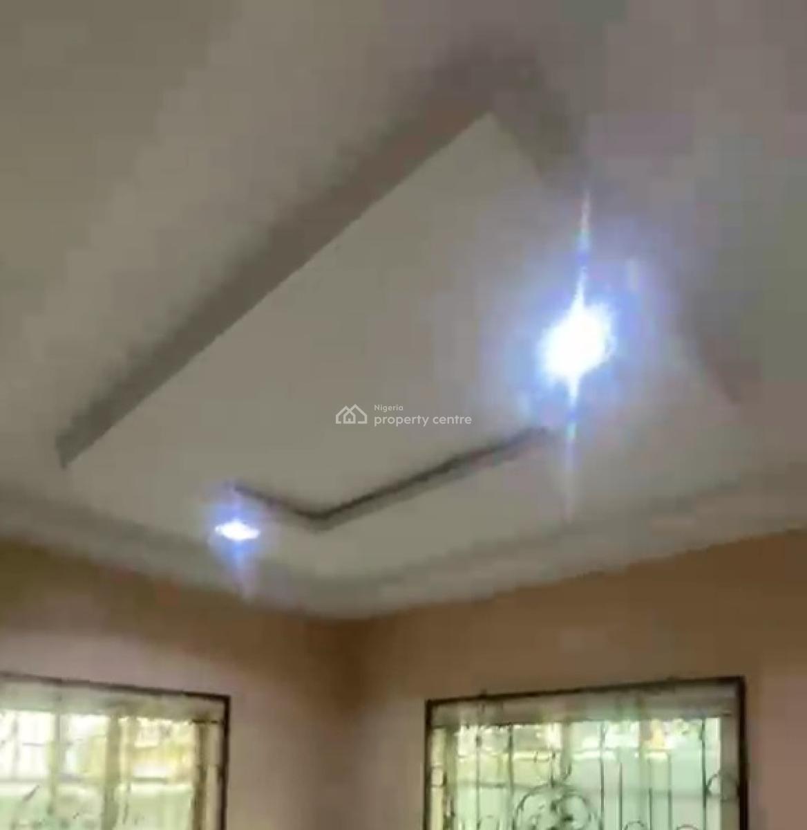 Standard 3bedrooms Flat 2 Masters,1 Central,& 1 Visitor Toilet, Along Second Ugbor Tarred Road, Gra, Benin, Oredo, Edo, House for Rent