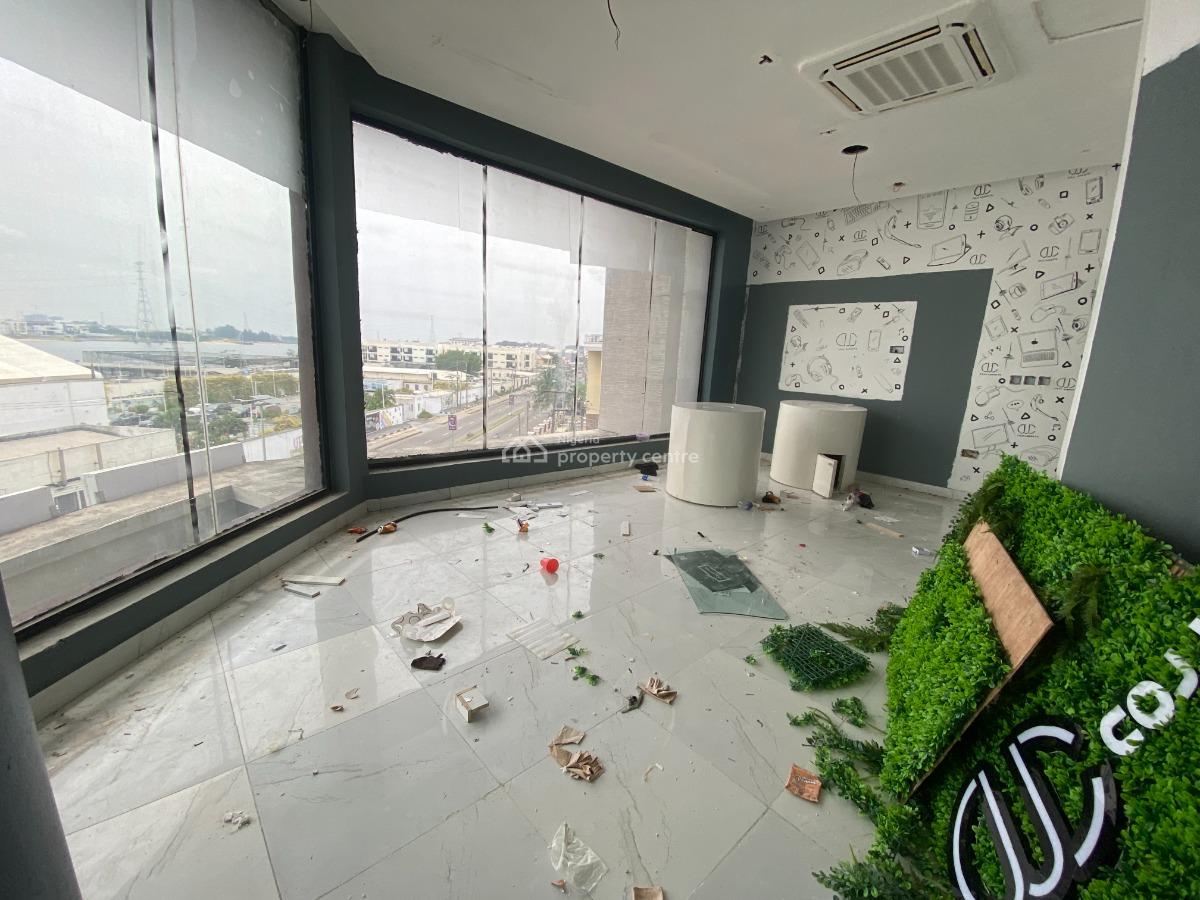 Luxury and Spacious Shop Space., Lekki Phase 1, Lekki, Lagos, Shop for Rent